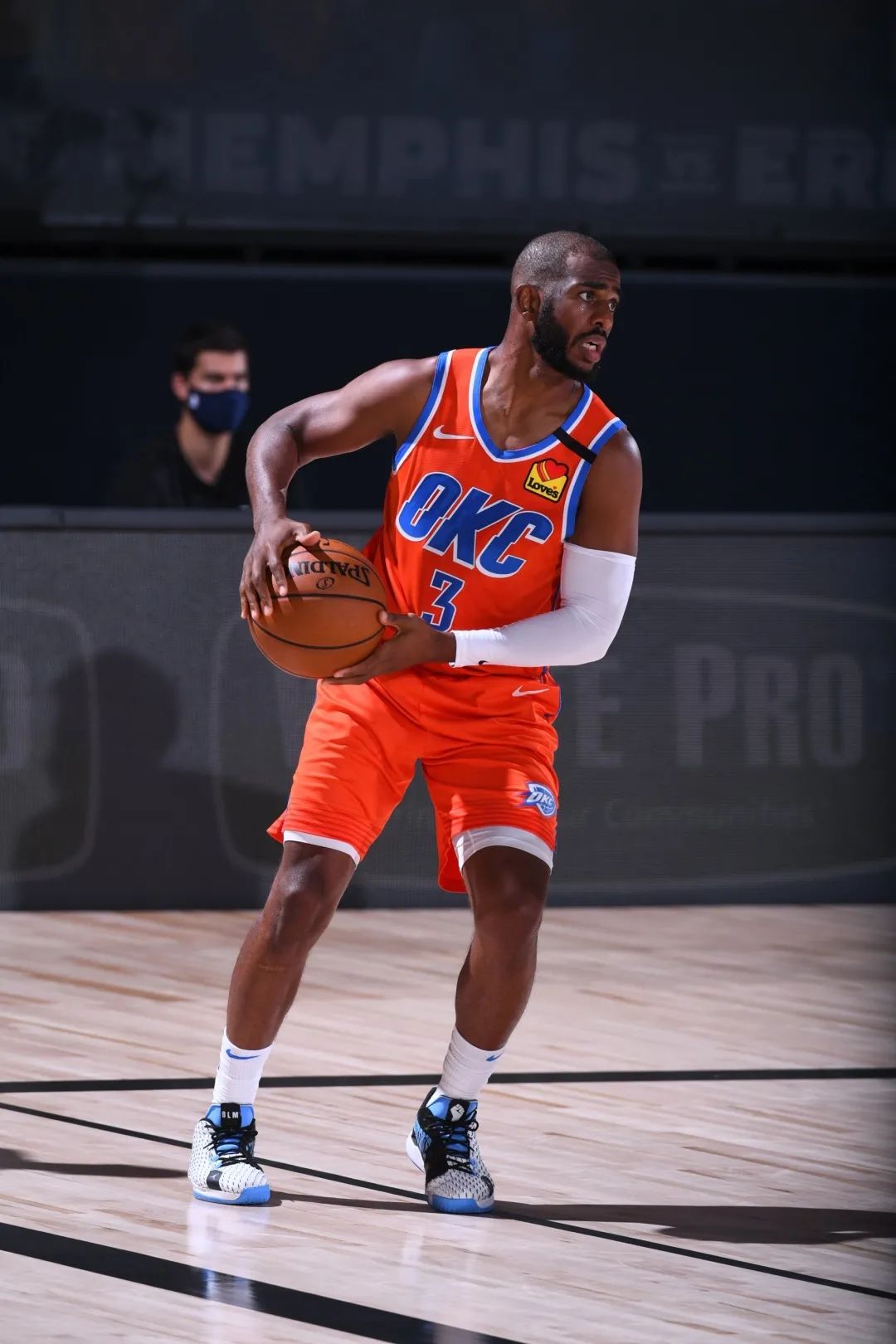 得物快讯|adidasYEEZY700V3“Azareth”配色预览；NewErax高桥爱推出合作系列