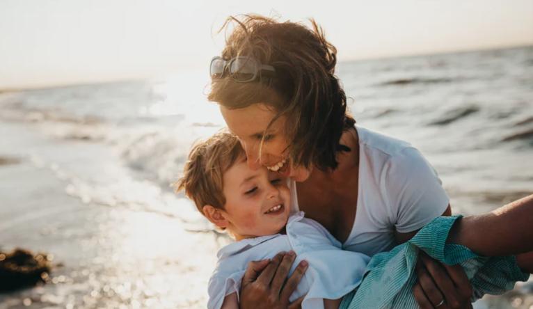 在家带娃如何不与社会脱节,无职业的家庭主妇怎么称呼