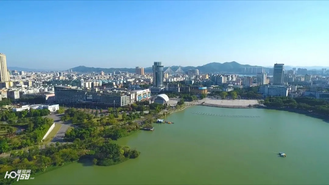 贯彻落实县经济工作会议精神的报告,贯彻落实季度工作会议精神