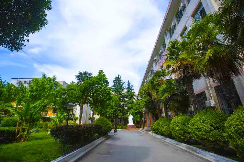 西安综合职业中等专业技术学校,西安综合职业中等专业学校2021