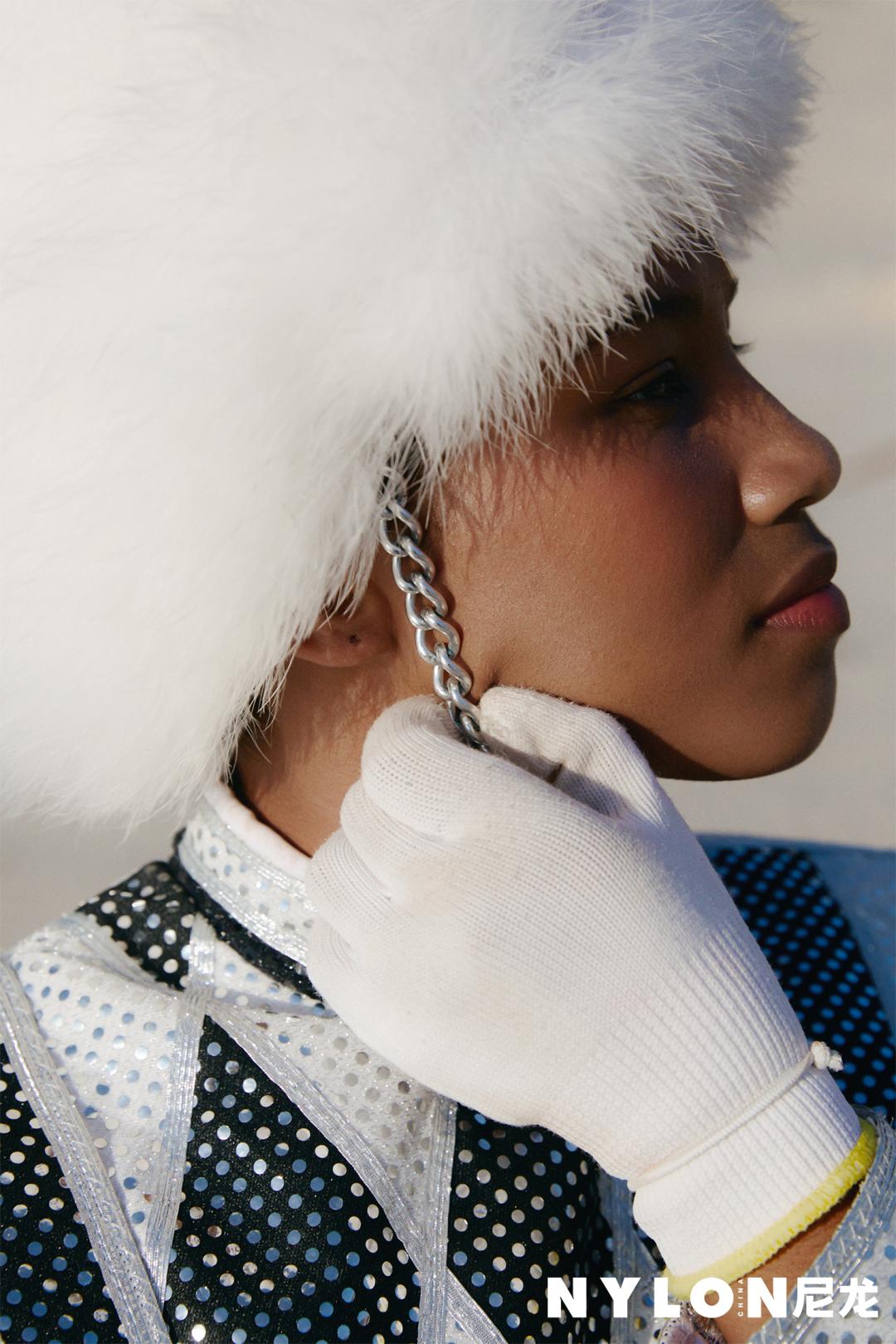 在南非，成为女子旗队的一员，承载了一代代女孩的憧憬