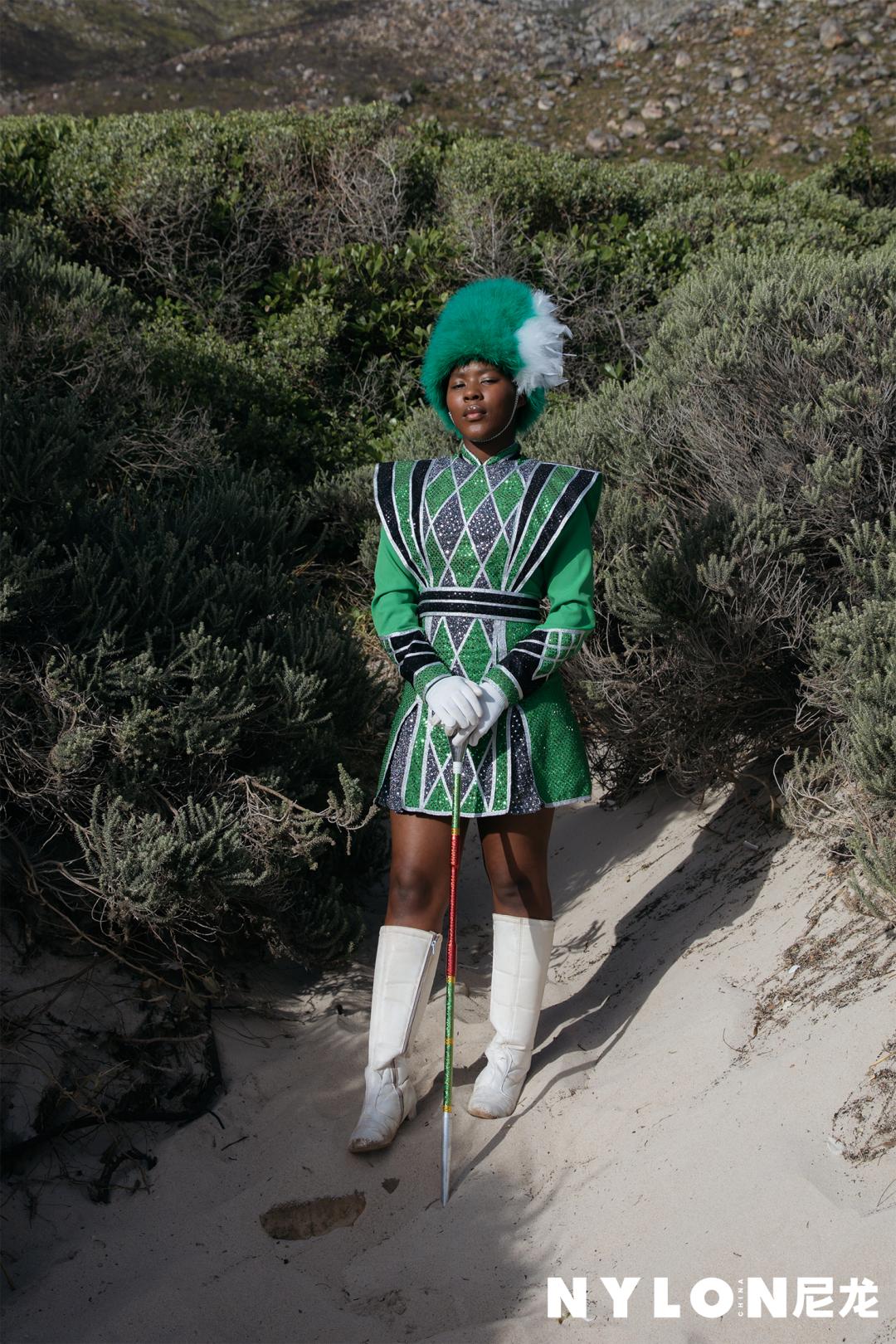 在南非，成为女子旗队的一员，承载了一代代女孩的憧憬