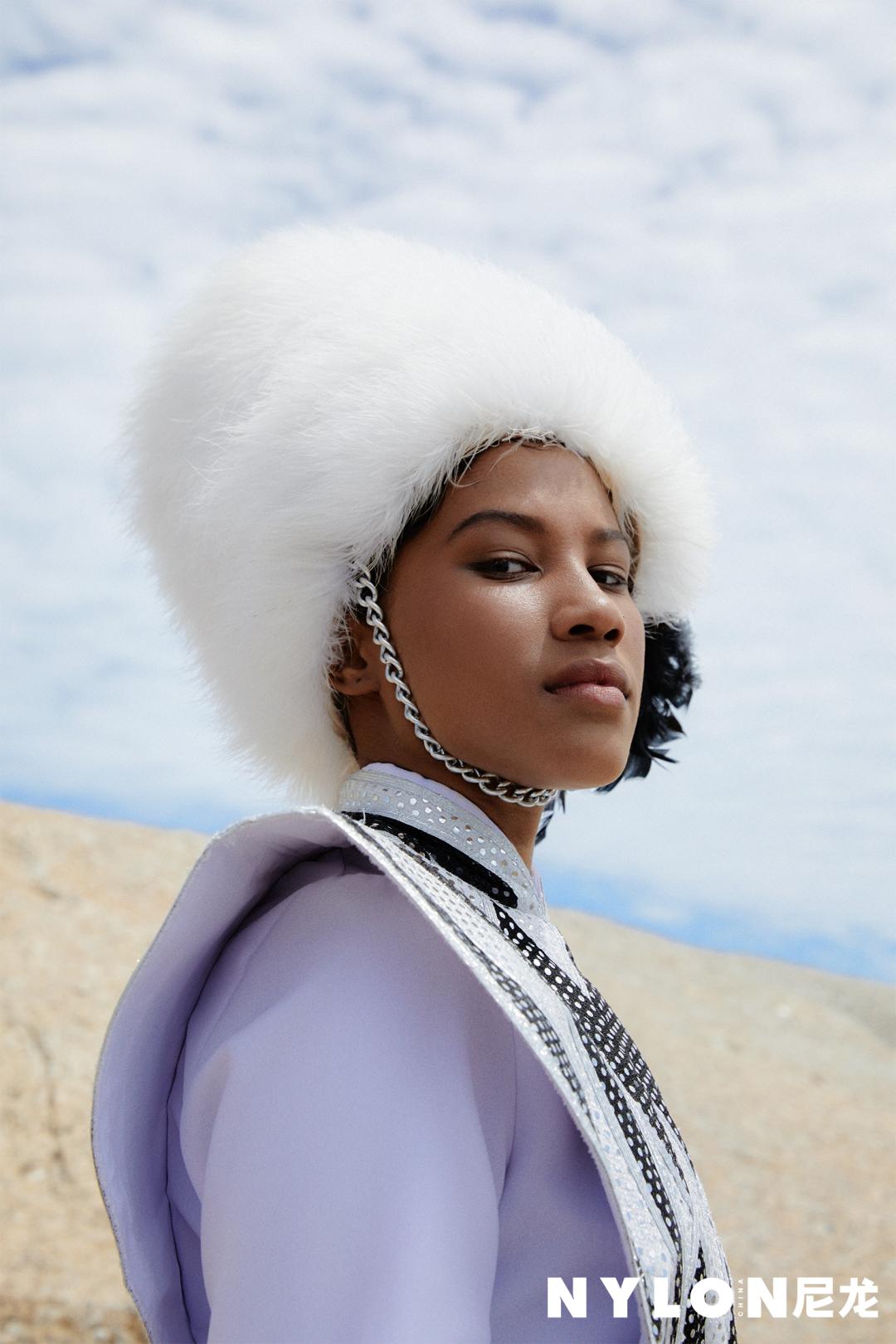 在南非，成为女子旗队的一员，承载了一代代女孩的憧憬