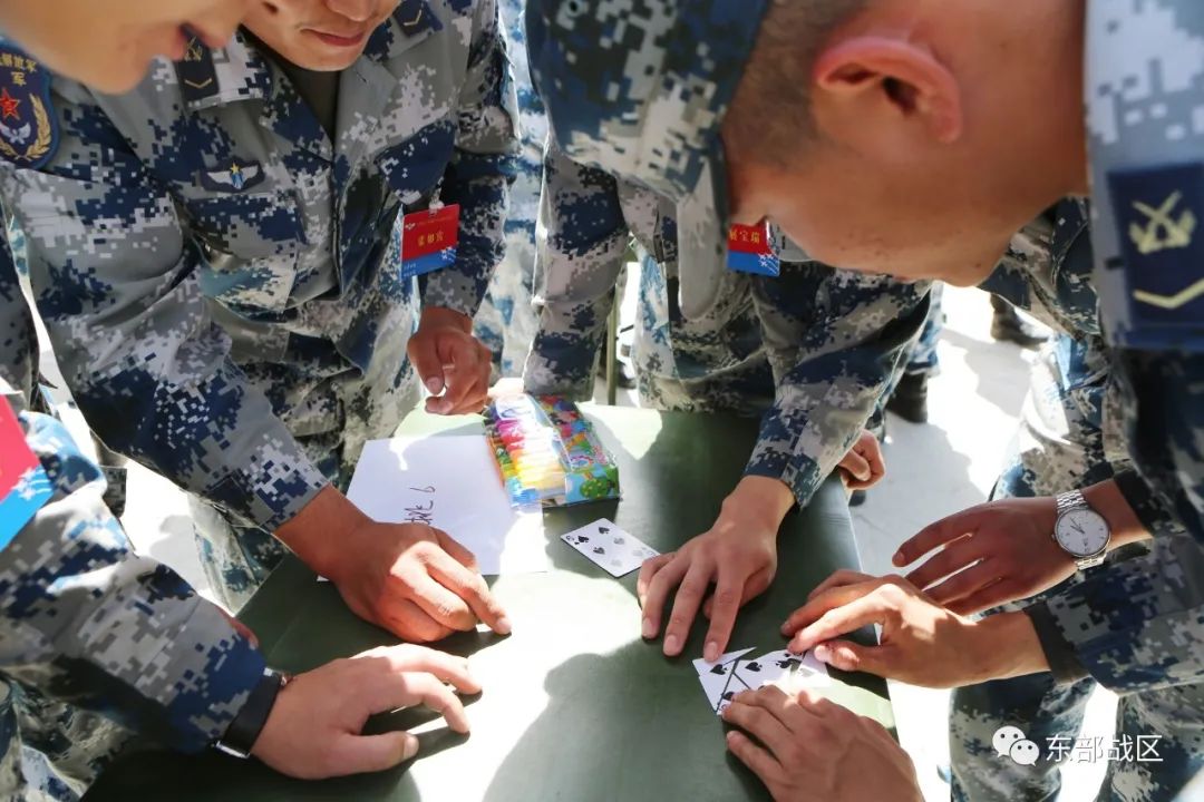 关注｜给力！空军医疗专家把流动诊室开到了雪域边关