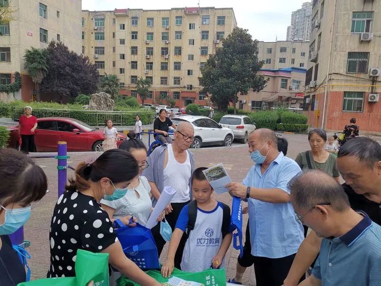 深入基层送温暖冬日慰问暖人心,深入一线沉下身子察实情听民意