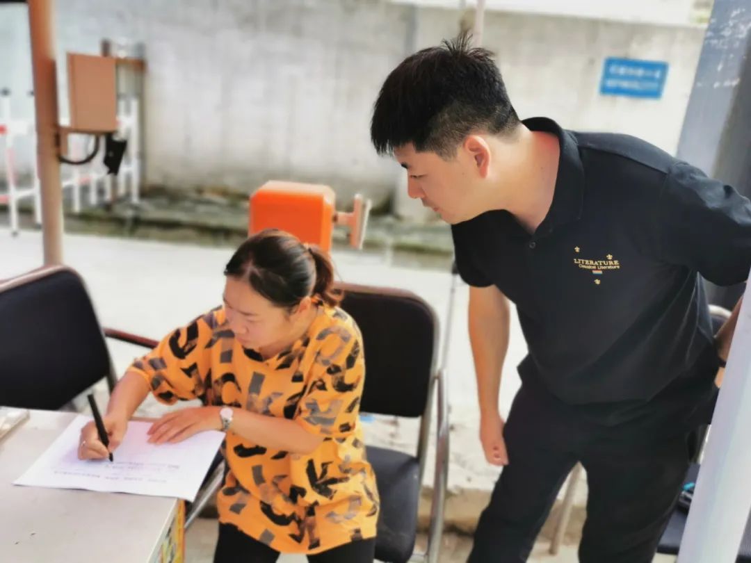 深入基层送温暖冬日慰问暖人心,深入一线沉下身子察实情听民意