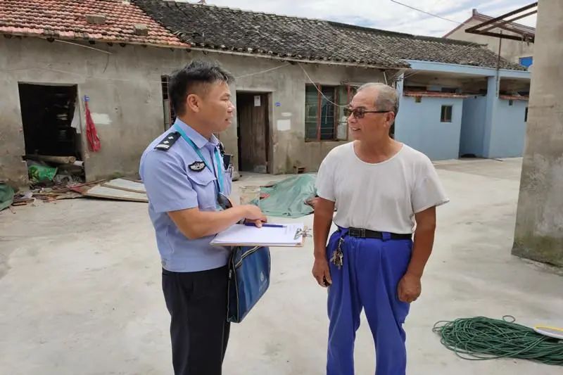 【上海公安大调研】火速清理“海量”垃圾，为民纾困解忧办实事