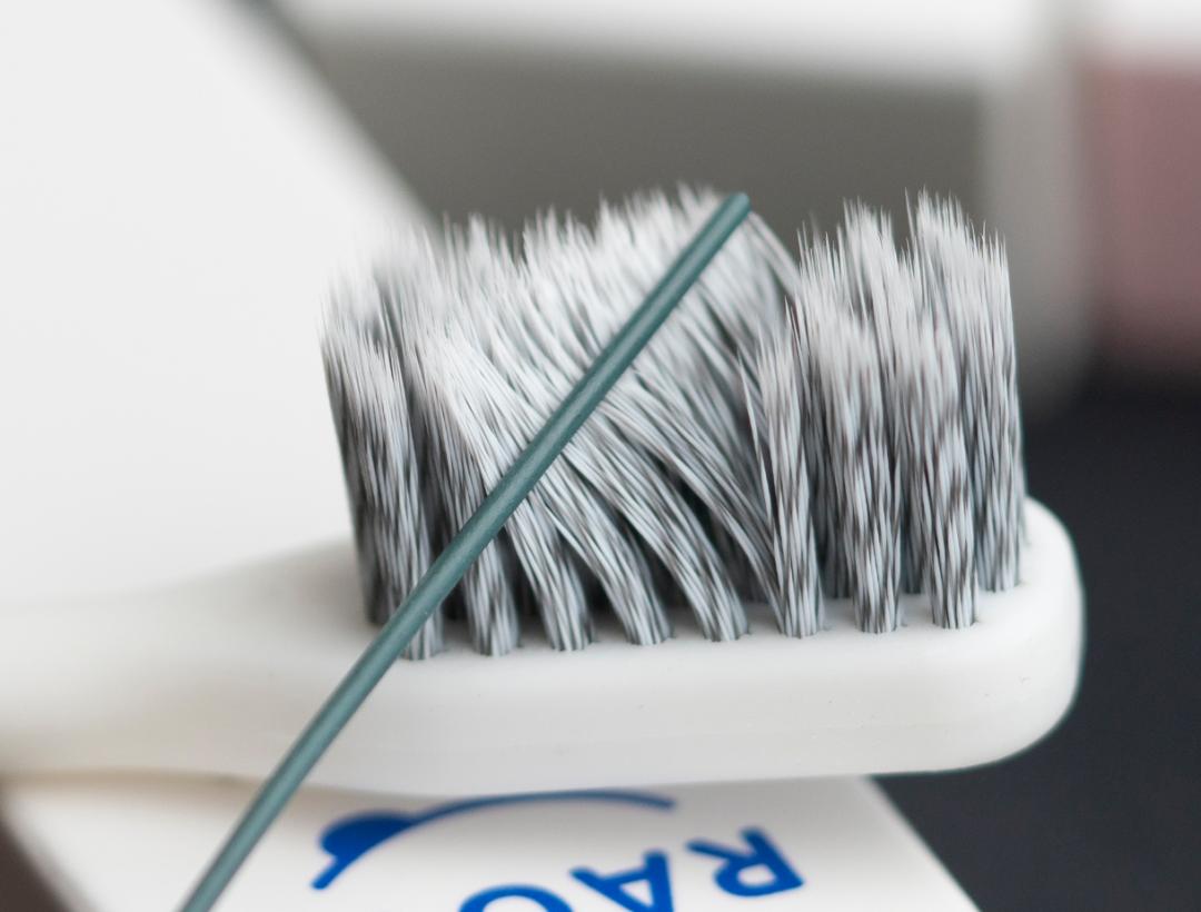 便宜哭了！日本人都在用的变态牙刷，竟然比洗牙还白，牙垢、牙龈出血全解决，嘴巴里脏东西洗出来后，太清爽了