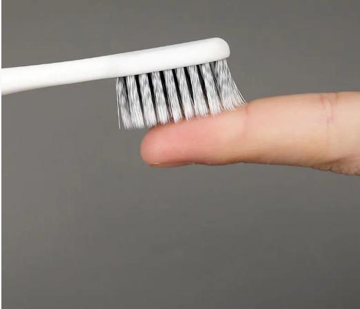 便宜哭了！日本人都在用的变态牙刷，竟然比洗牙还白，牙垢、牙龈出血全解决，嘴巴里脏东西洗出来后，太清爽了