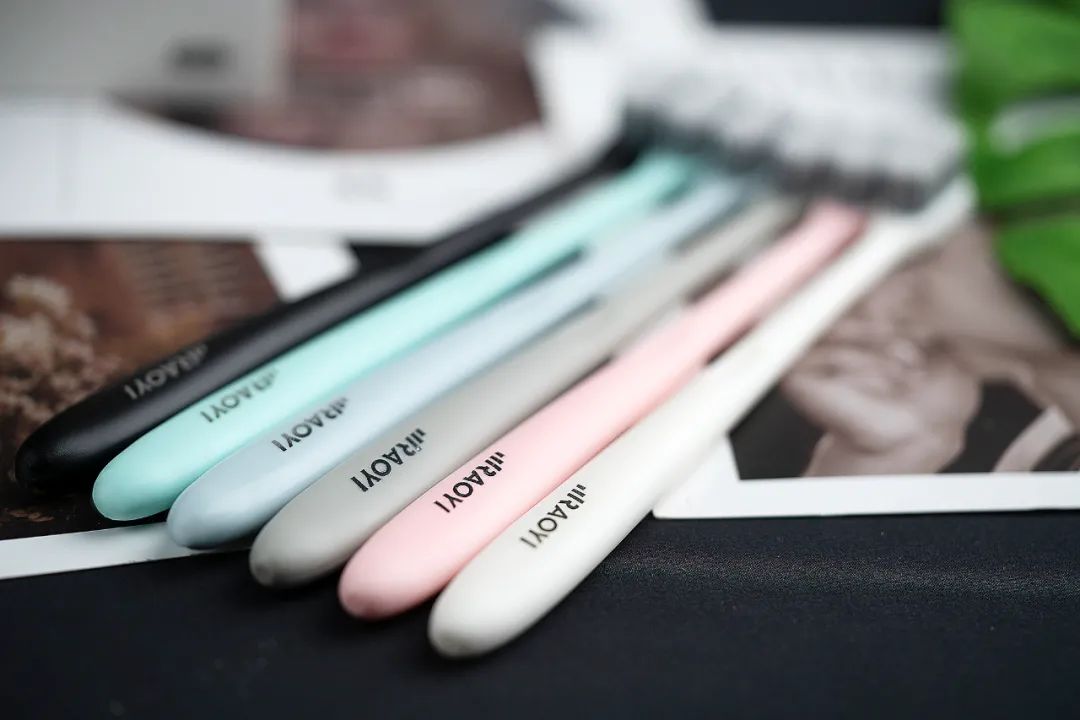 便宜哭了！日本人都在用的变态牙刷，竟然比洗牙还白，牙垢、牙龈出血全解决，嘴巴里脏东西洗出来后，太清爽了