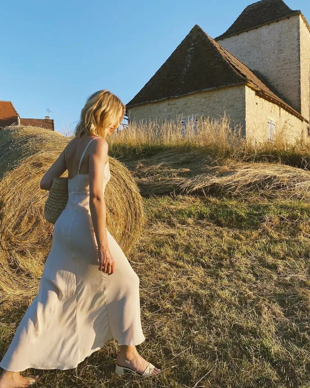 BAO料｜没有一只草编包，怎么能好好过夏天呢？