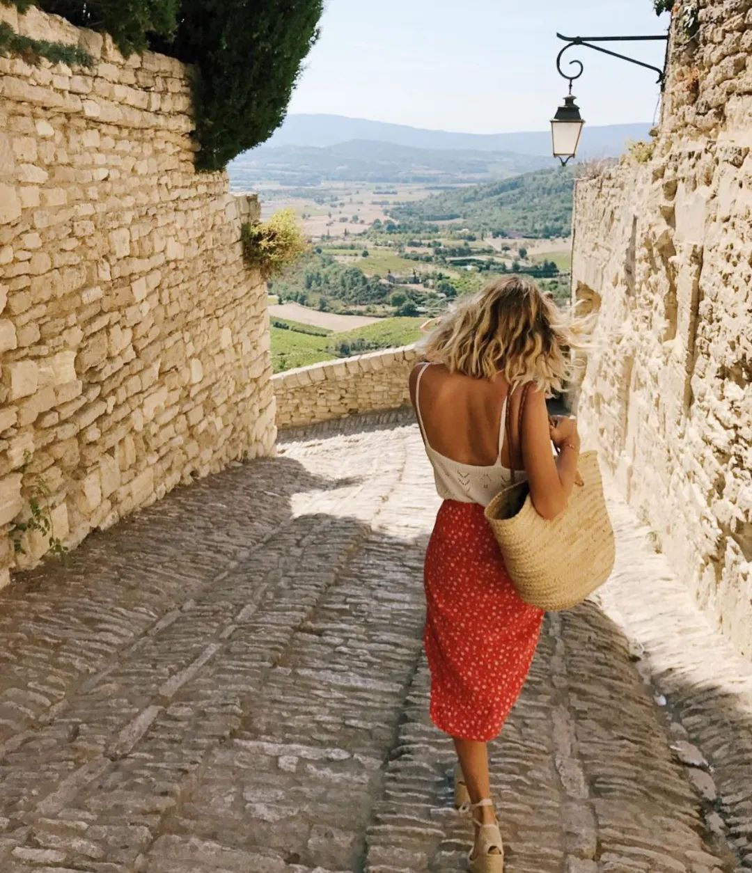 BAO料｜没有一只草编包，怎么能好好过夏天呢？