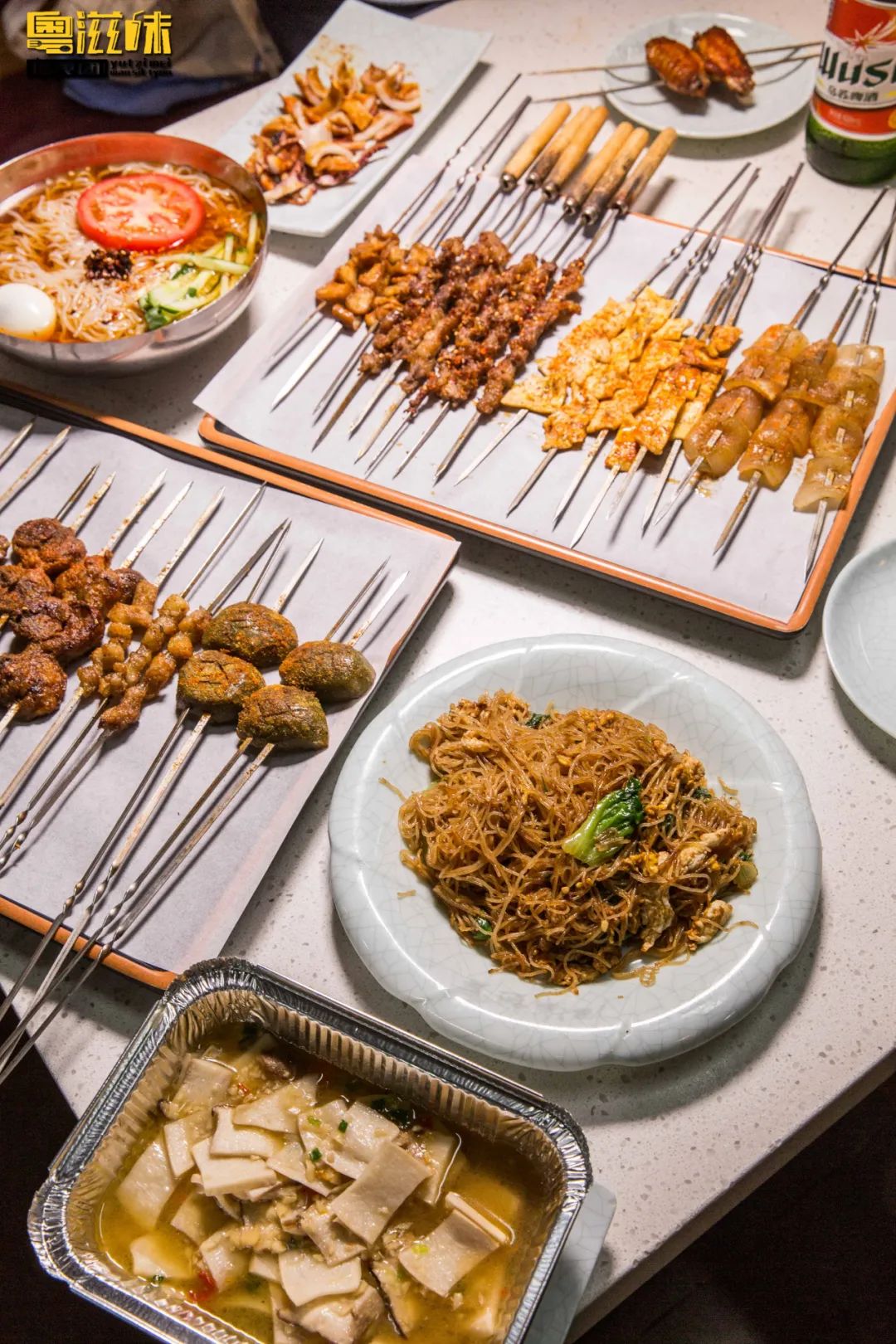 火爆全网的东北烧烤店,东北火的烧烤店