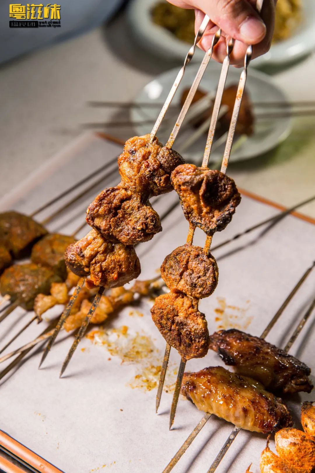 火爆全网的东北烧烤店,东北火的烧烤店