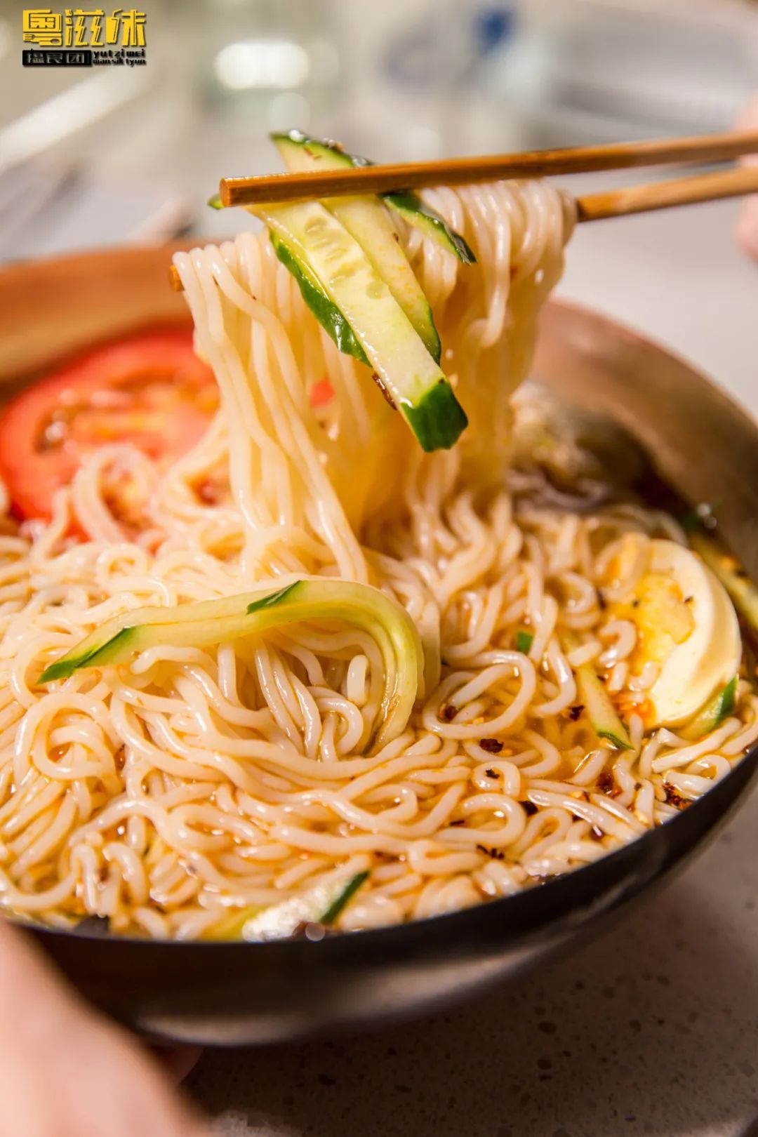 火爆全网的东北烧烤店,东北火的烧烤店