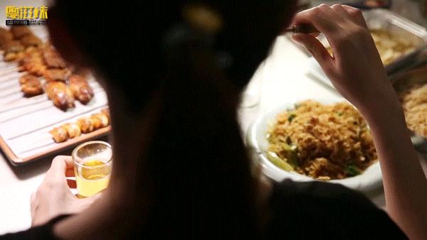 火爆全网的东北烧烤店,东北火的烧烤店