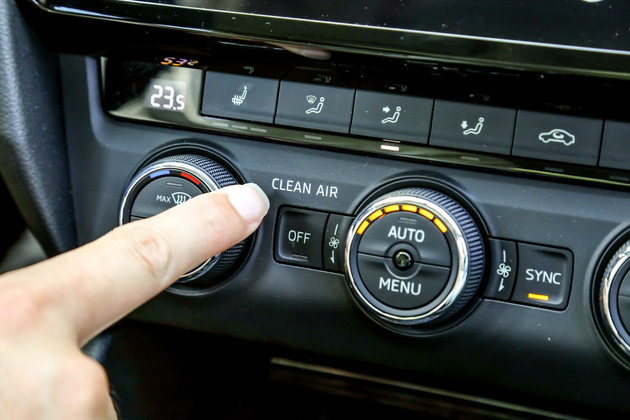 上汽大众斯柯达懂车帝评测,最新高配斯柯达明锐测评