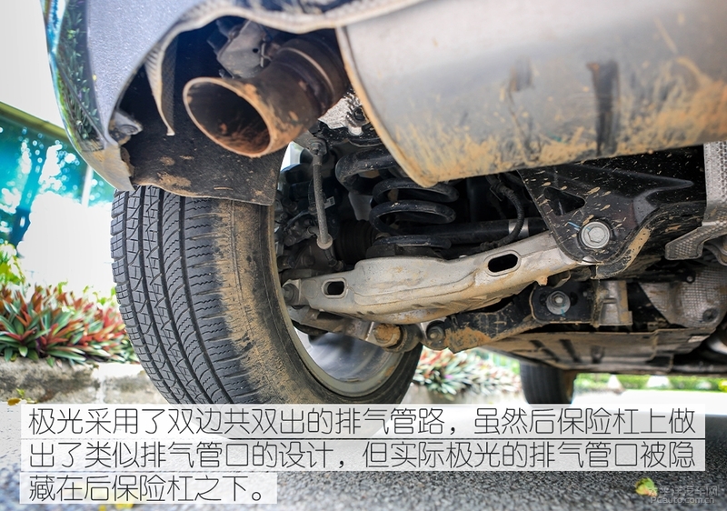 2020路虎揽胜极光评测,沉浸式看车19款路虎极光