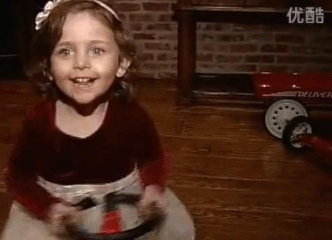 迈克尔杰克逊的女儿为什么是白人,迈克尔杰克逊女儿生活视频