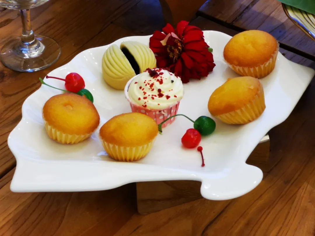 黄桃冰淇淋蛋糕,黄桃奶油冰激凌