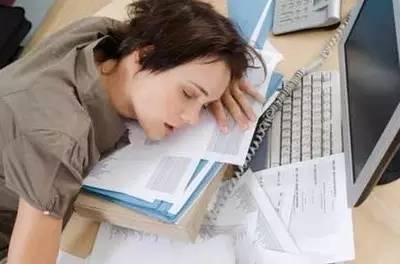 警惕久坐带来的8大危害,久坐的十大危险