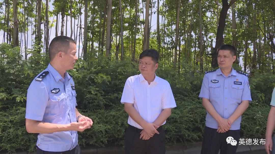 【要闻快讯】暖心！她考上重点中学无钱就读，他们果断慷慨解囊！（四则）