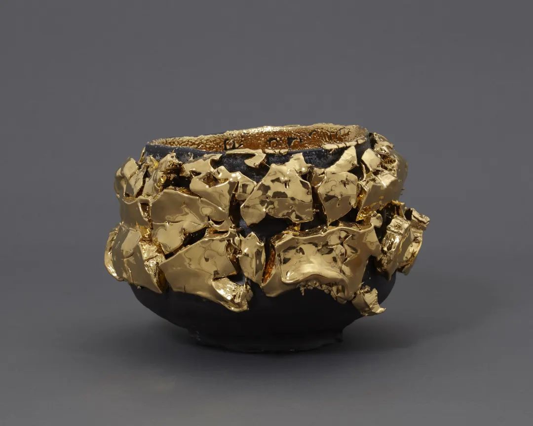 桑田卓郎：一只日式茶碗的爆裂与重构