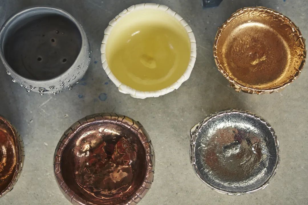 桑田卓郎：一只日式茶碗的爆裂与重构