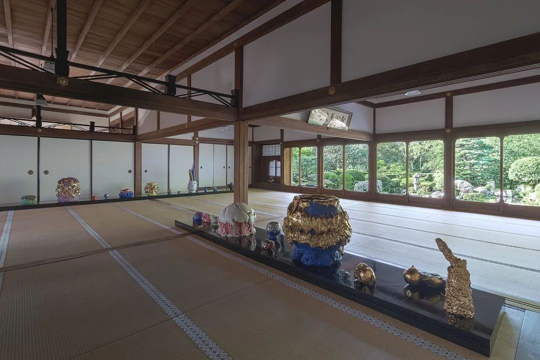 桑田卓郎：一只日式茶碗的爆裂与重构