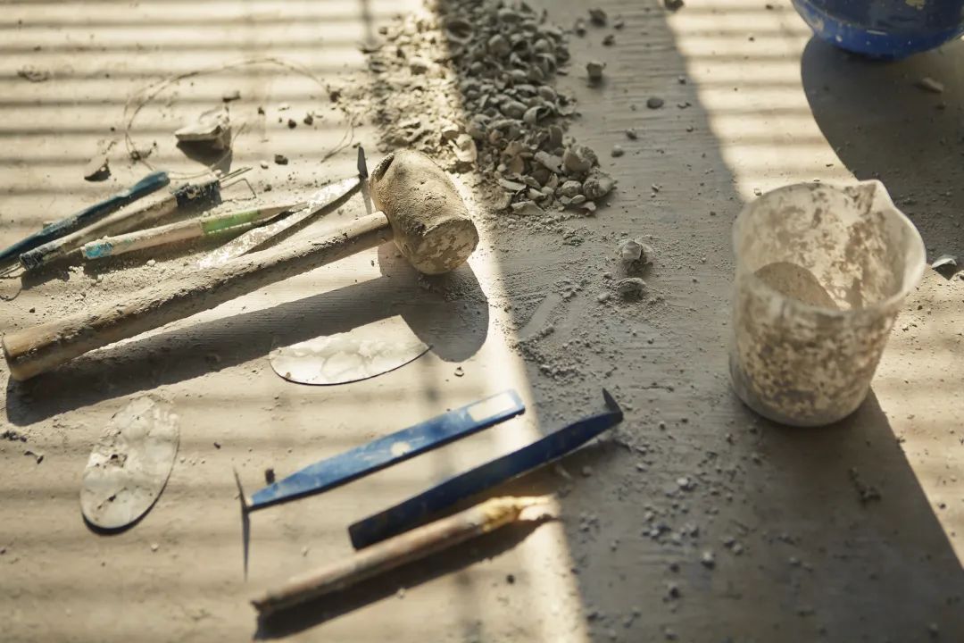 桑田卓郎：一只日式茶碗的爆裂与重构