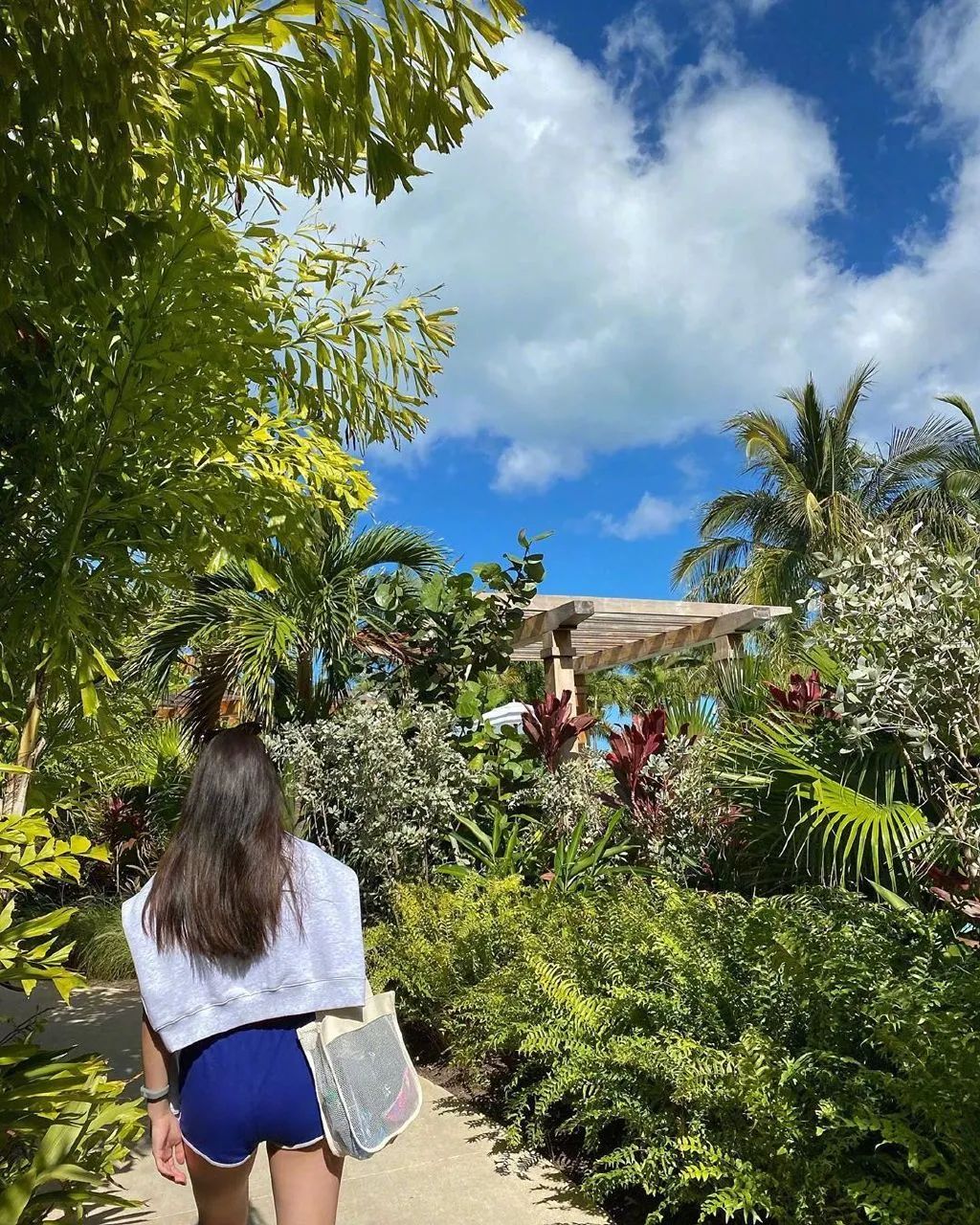 “佛系”营业两年的郑秀晶依旧无人能敌，十年合约到期的她如何选择？