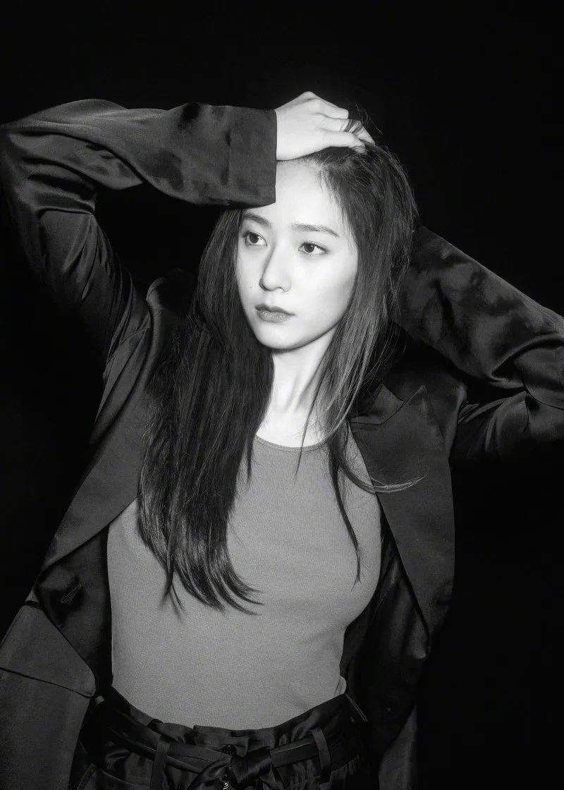 “佛系”营业两年的郑秀晶依旧无人能敌，十年合约到期的她如何选择？