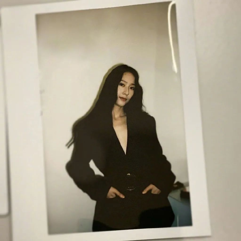 “佛系”营业两年的郑秀晶依旧无人能敌，十年合约到期的她如何选择？