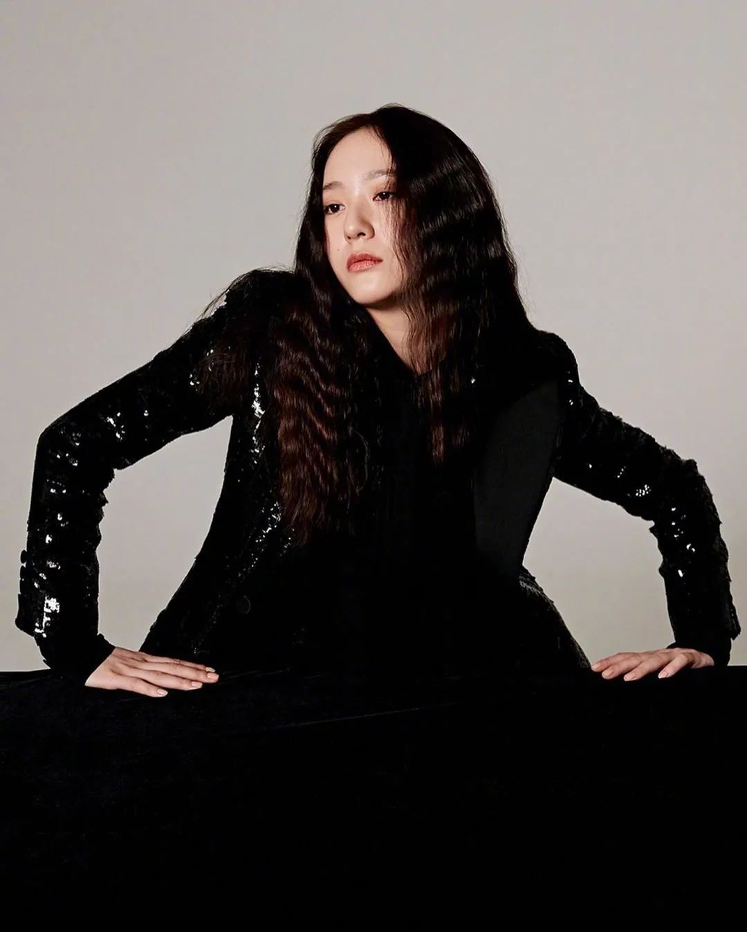 “佛系”营业两年的郑秀晶依旧无人能敌，十年合约到期的她如何选择？