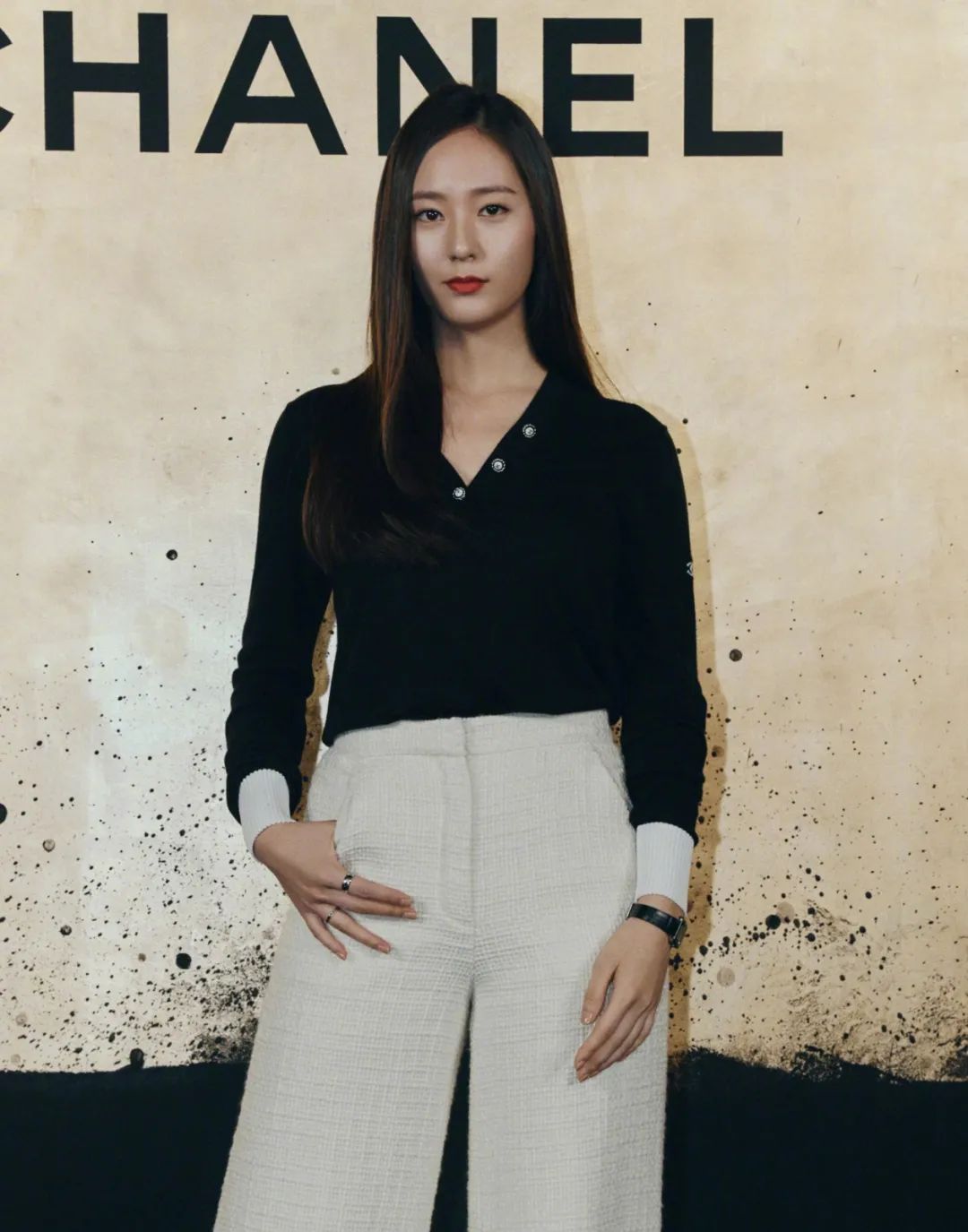 “佛系”营业两年的郑秀晶依旧无人能敌，十年合约到期的她如何选择？