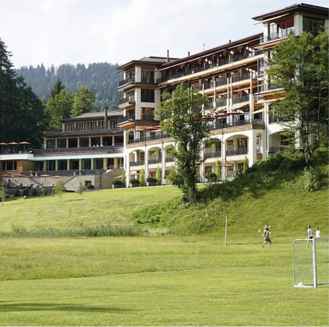 这家酒店凭什么欧洲第一？艺术最“吸睛”