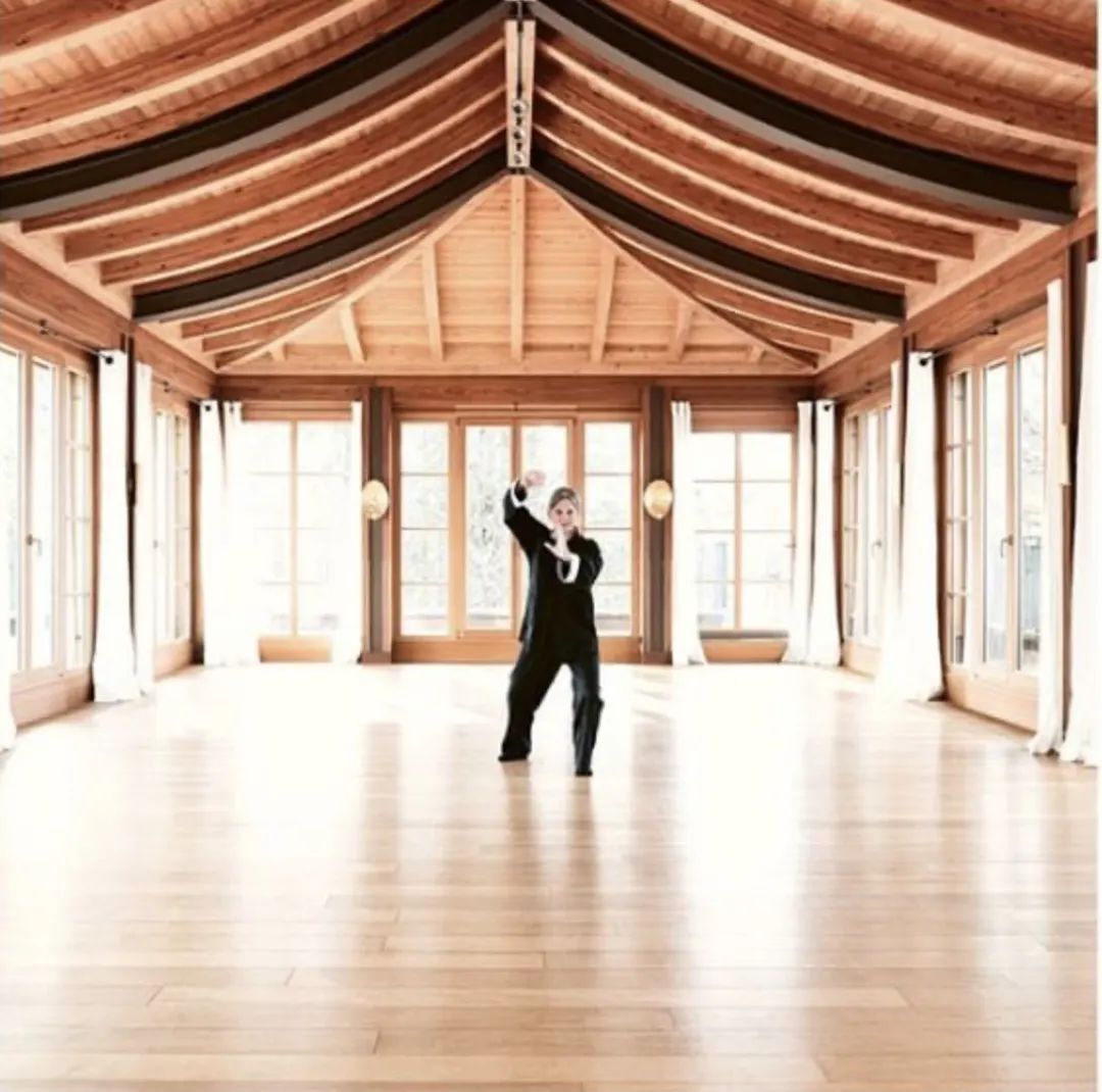 这家酒店凭什么欧洲第一？艺术最“吸睛”