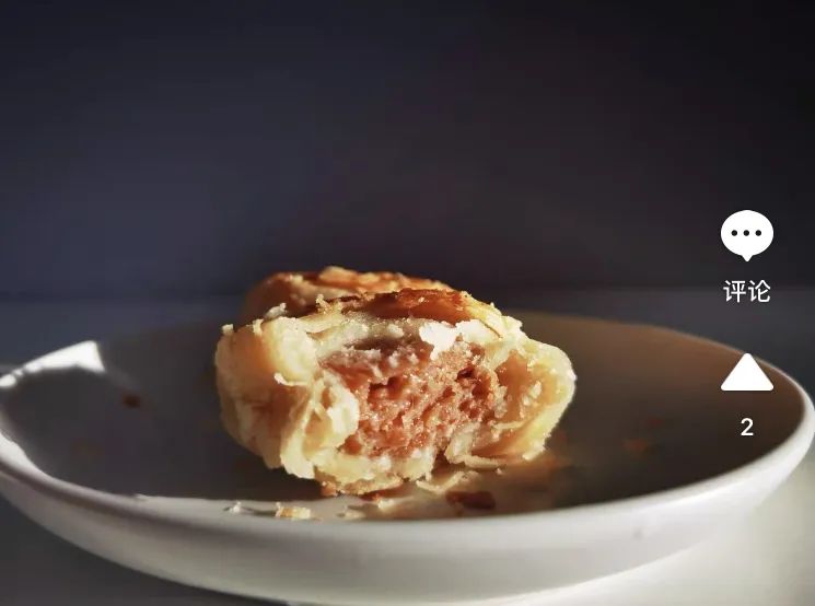 今年吃的第一口月饼,今年的第一口月饼