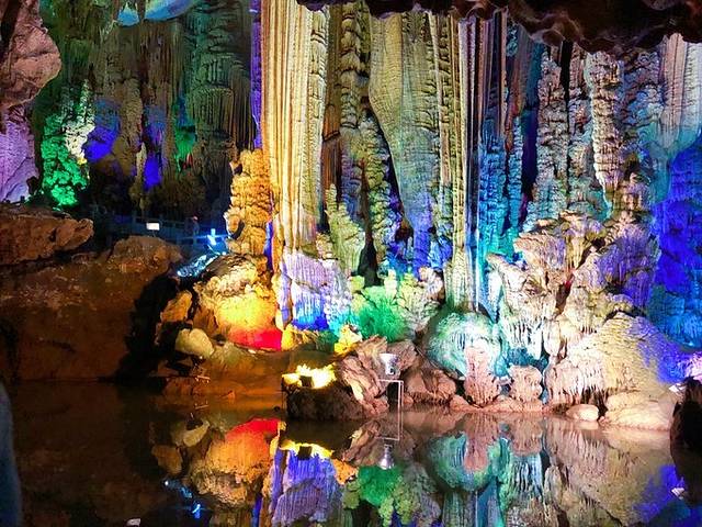 一叶轻舟过烟雨漓江全文,游览阳朔漓江诗词