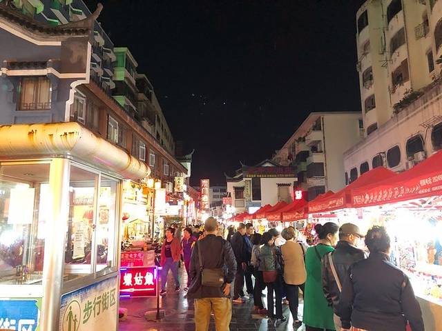 一叶轻舟过烟雨漓江全文,游览阳朔漓江诗词