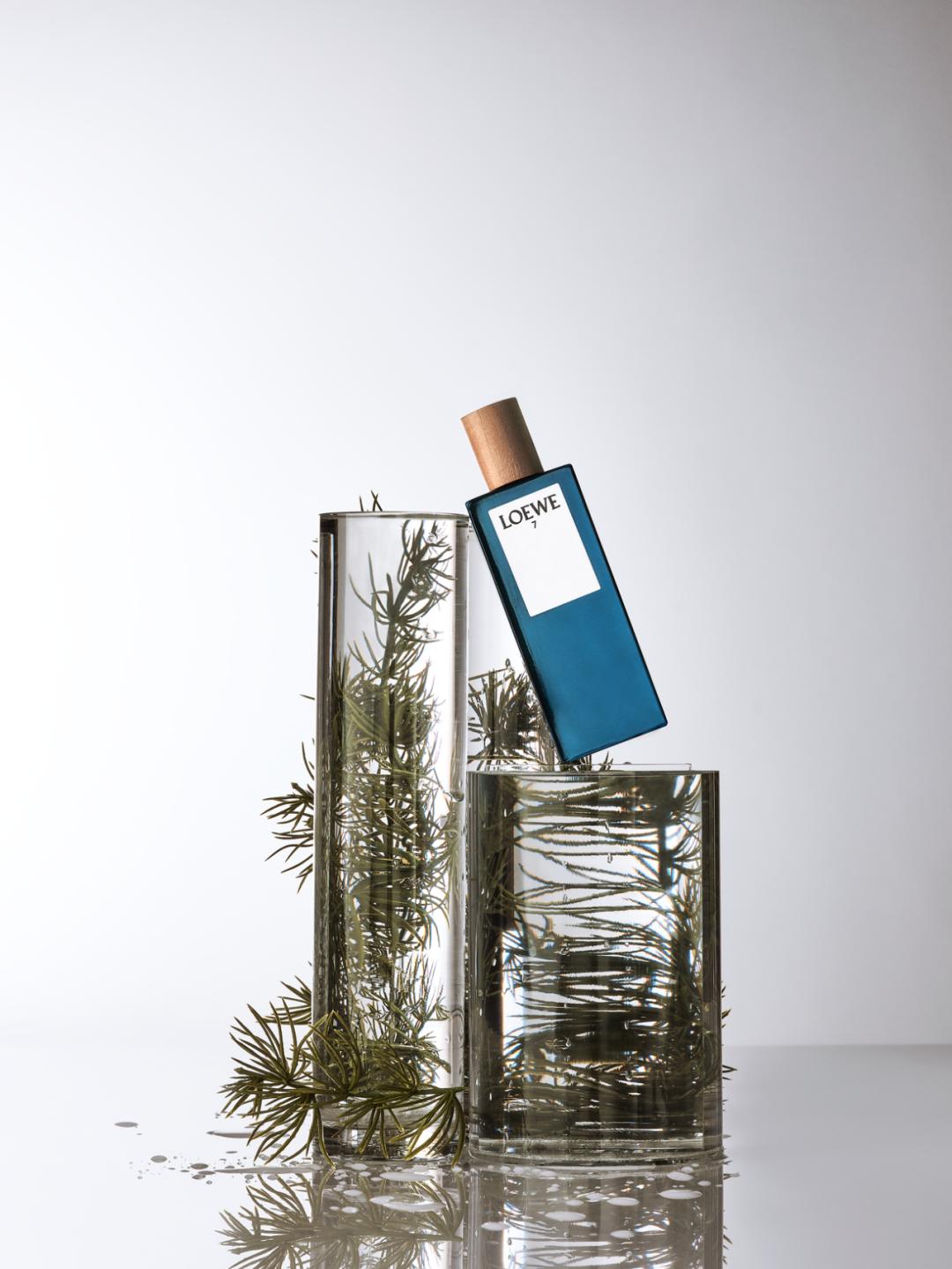 轮到中年男星被“外貌歧视”，我们女人终于松了口气