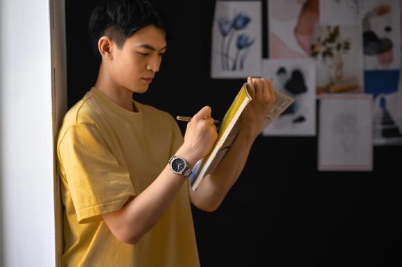 卡西欧edifice超薄黑武士赛车表,卡西欧efs-s570ydc评测