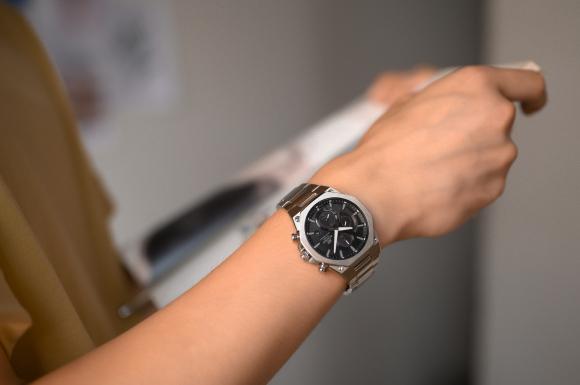 卡西欧edifice超薄黑武士赛车表,卡西欧efs-s570ydc评测