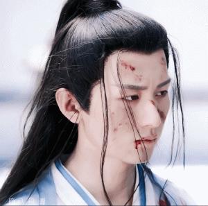 琉璃让成毅受的委屈,琉璃被浇开水后续