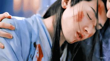 琉璃让成毅受的委屈,琉璃被浇开水后续