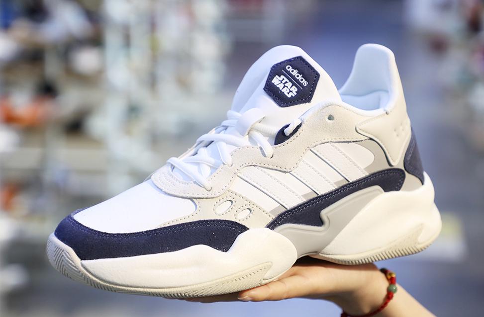 火爆魔都的荟品仓登陆松江！Nike、阿迪…全场一折起！2000个拉杆箱1元领