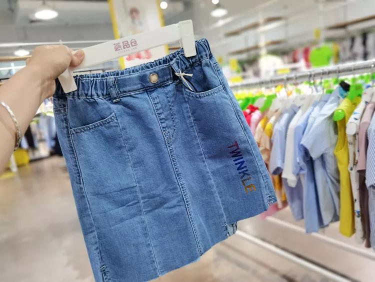 火爆魔都的荟品仓登陆松江！Nike、阿迪…全场一折起！2000个拉杆箱1元领