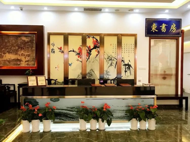 嗨爆全城!看神秘女星!乘免费直升机!这家商场周年庆福利大派送啦