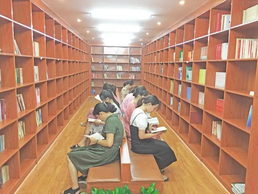 社区党建红色绣花针,党建三个抓手促社区基层治理