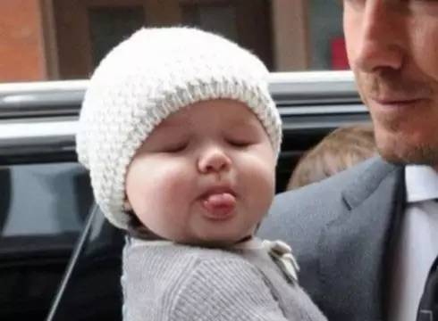 宝宝在子宫会无聊吗？看看胎儿在子宫内都干些什么